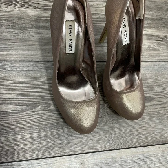 STEVE MADDEN Stiletto Heel Pumps Sparkly Champagne Color Size 7.5 - Picture 2 of 7